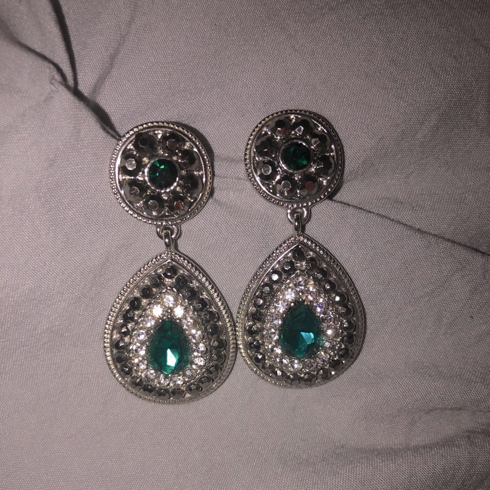 Beautiful Costume Emerald Earrings